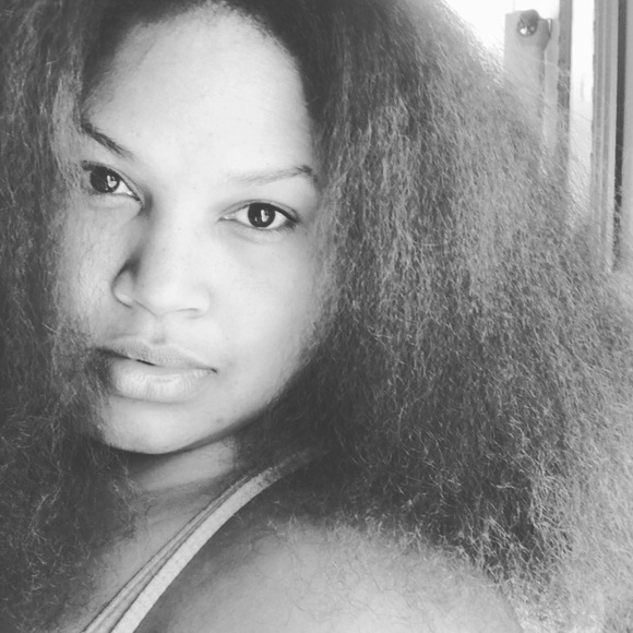 Meet your Posher, Mika - Picture 3 of 3